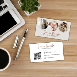 wizytówki ze zdjeciami z kodem QR.webp