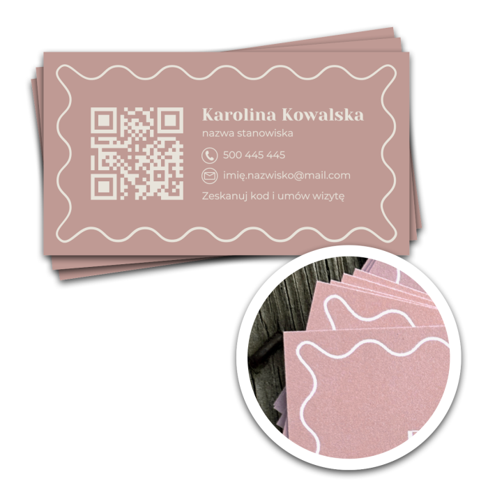 Wizytówki  90x50 pudrowy róż imiennez kodem QR i wavy ramka.png