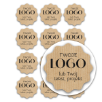 Personalizowane naklejki z logo – okrągłe z falowanym brzegiem, brązowe kraft 36mm